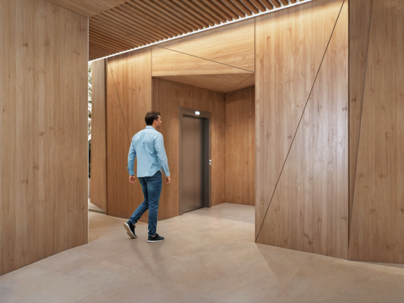 Hall 01