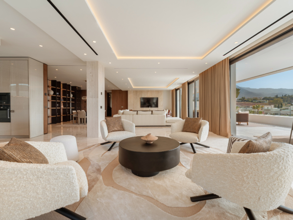 SkyVilla 24