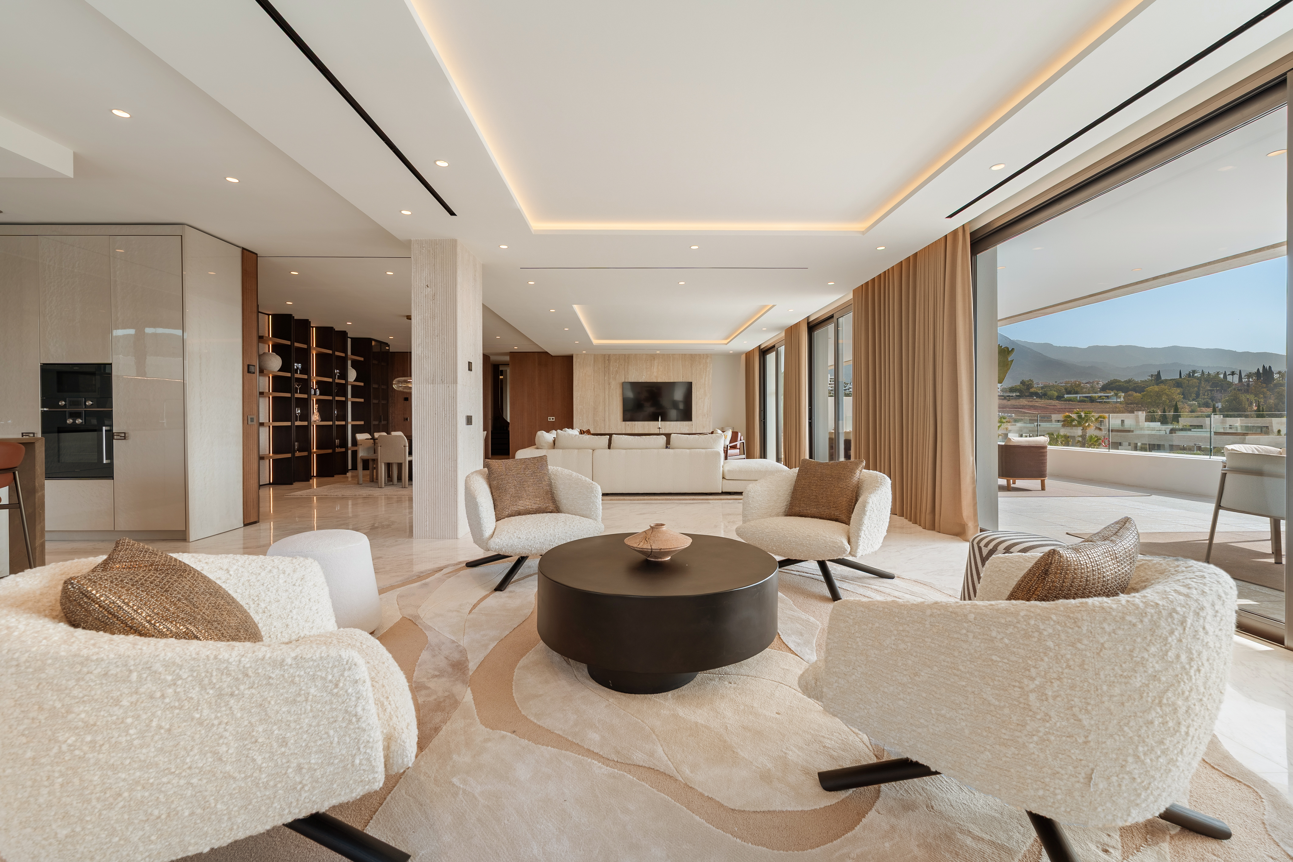 SkyVilla 24