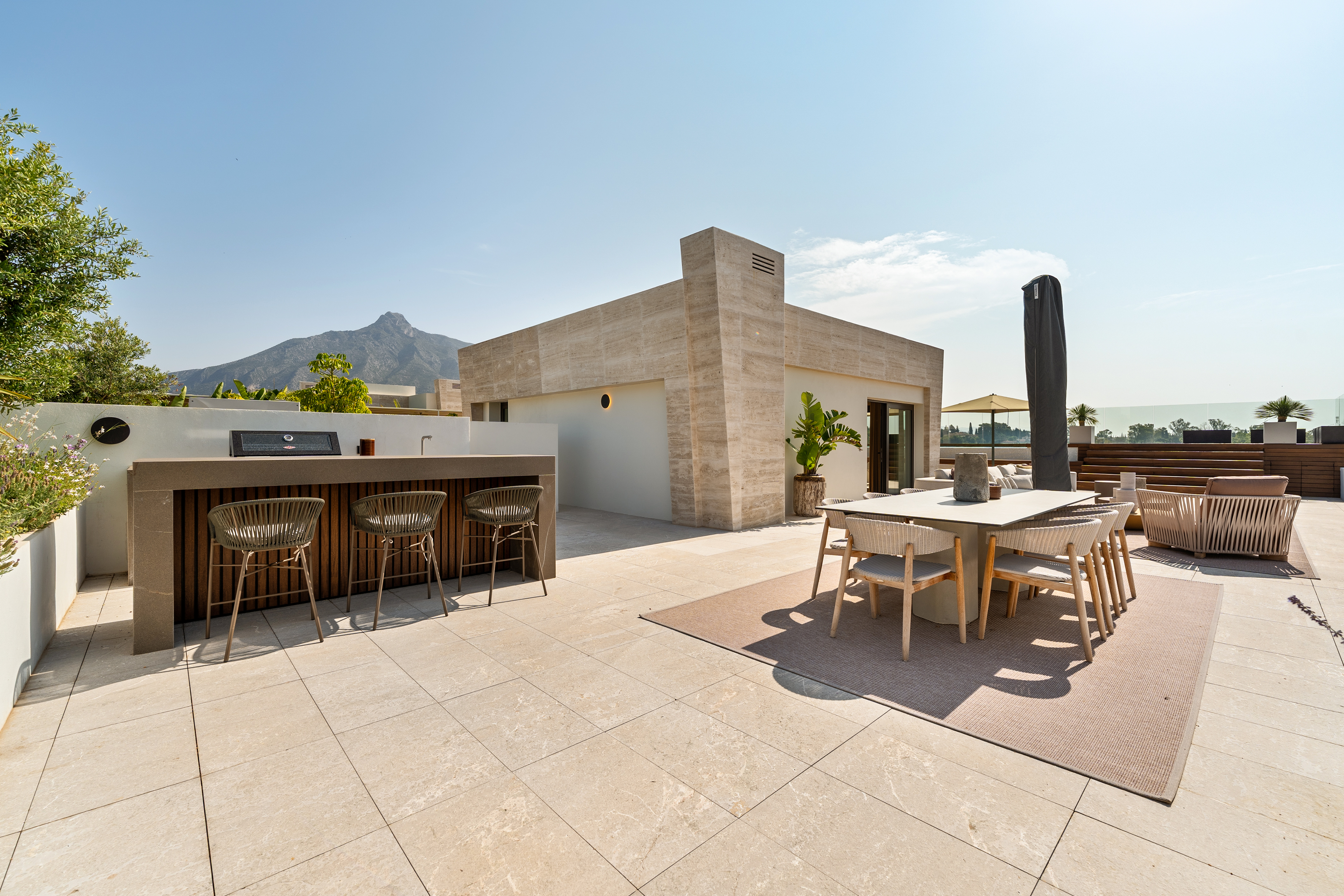 SkyVilla 37